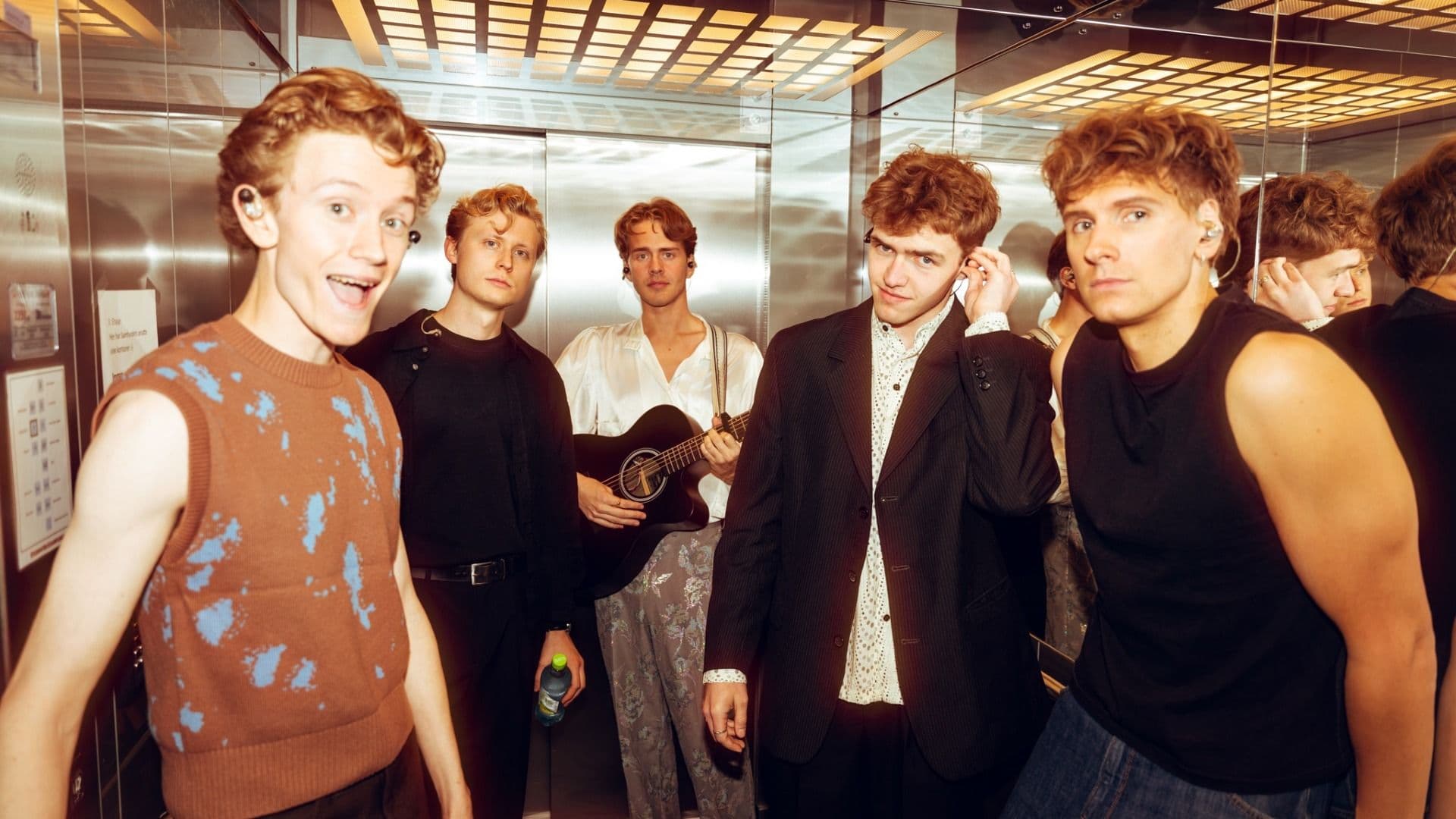 Promotional graphic for Regnvær 