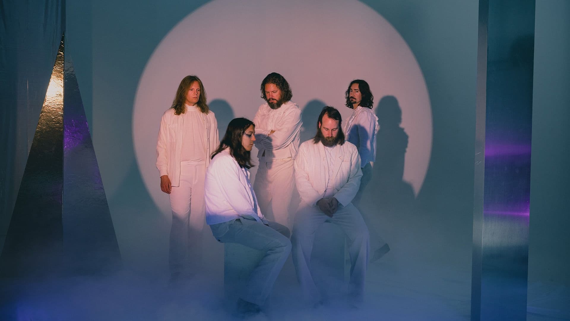 Promotional graphic for Hällas