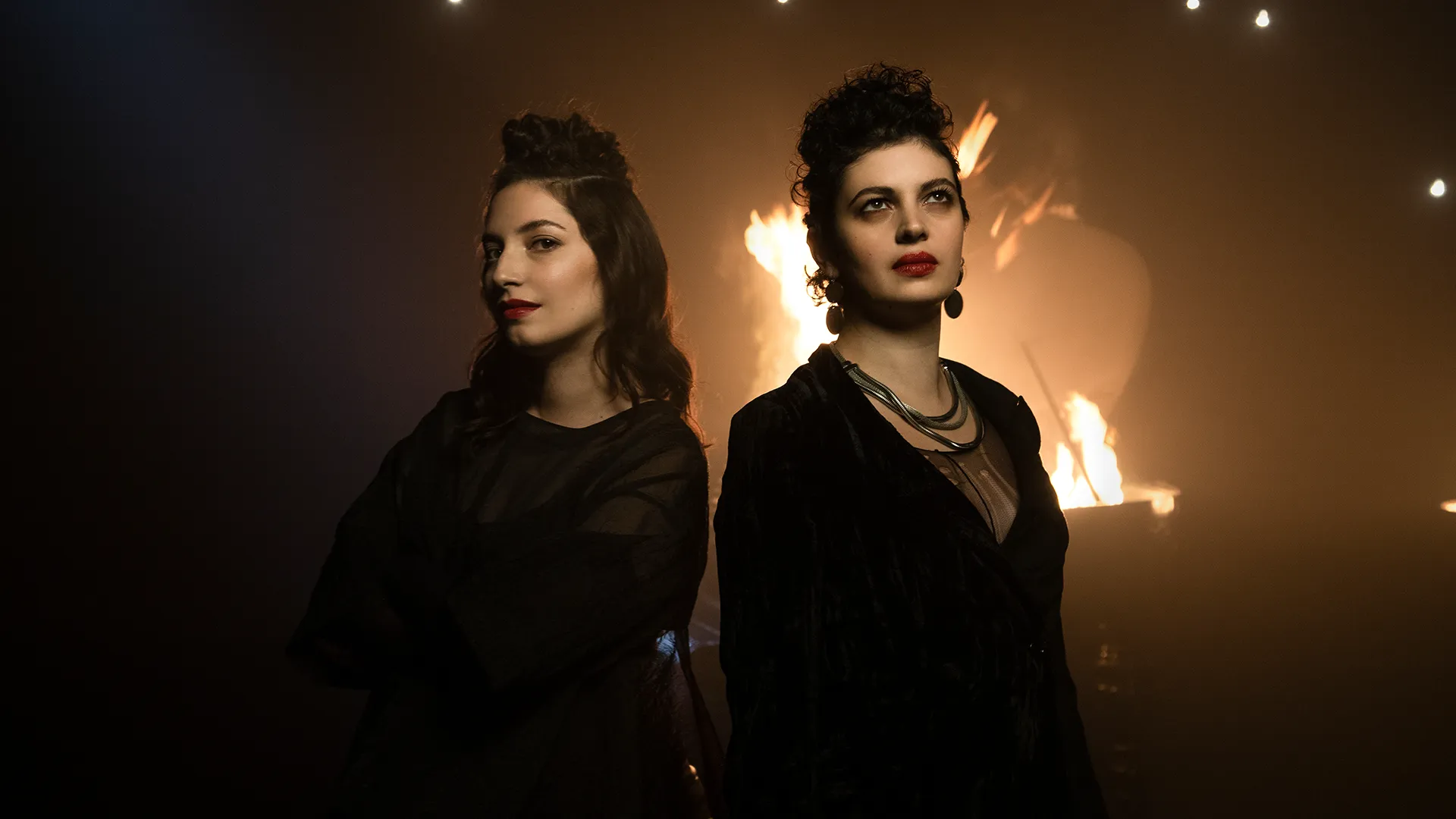 Promotional graphic for Duo Jatekok
