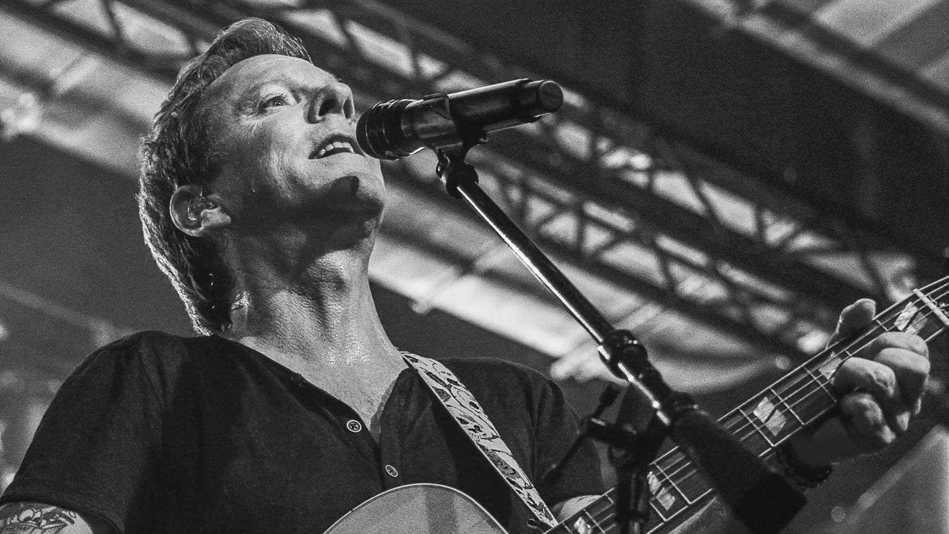 Promotional graphic for Kiefer Sutherland